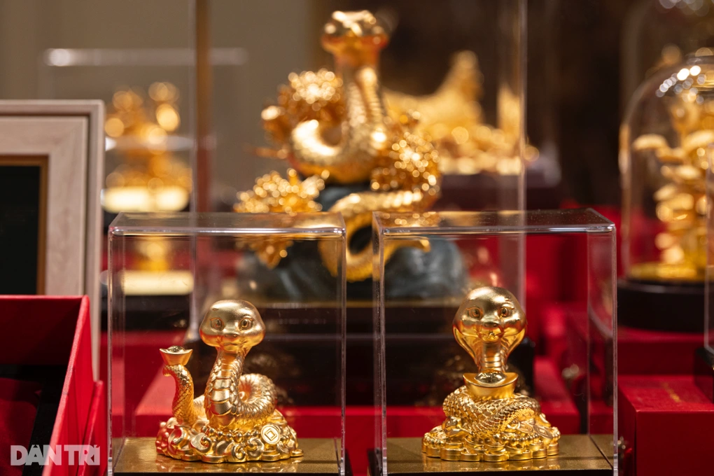 Giá vàng như tàu lượn: Giảm gần 3 triệu đồng/lượng sau phiên tăng mạnh - 1